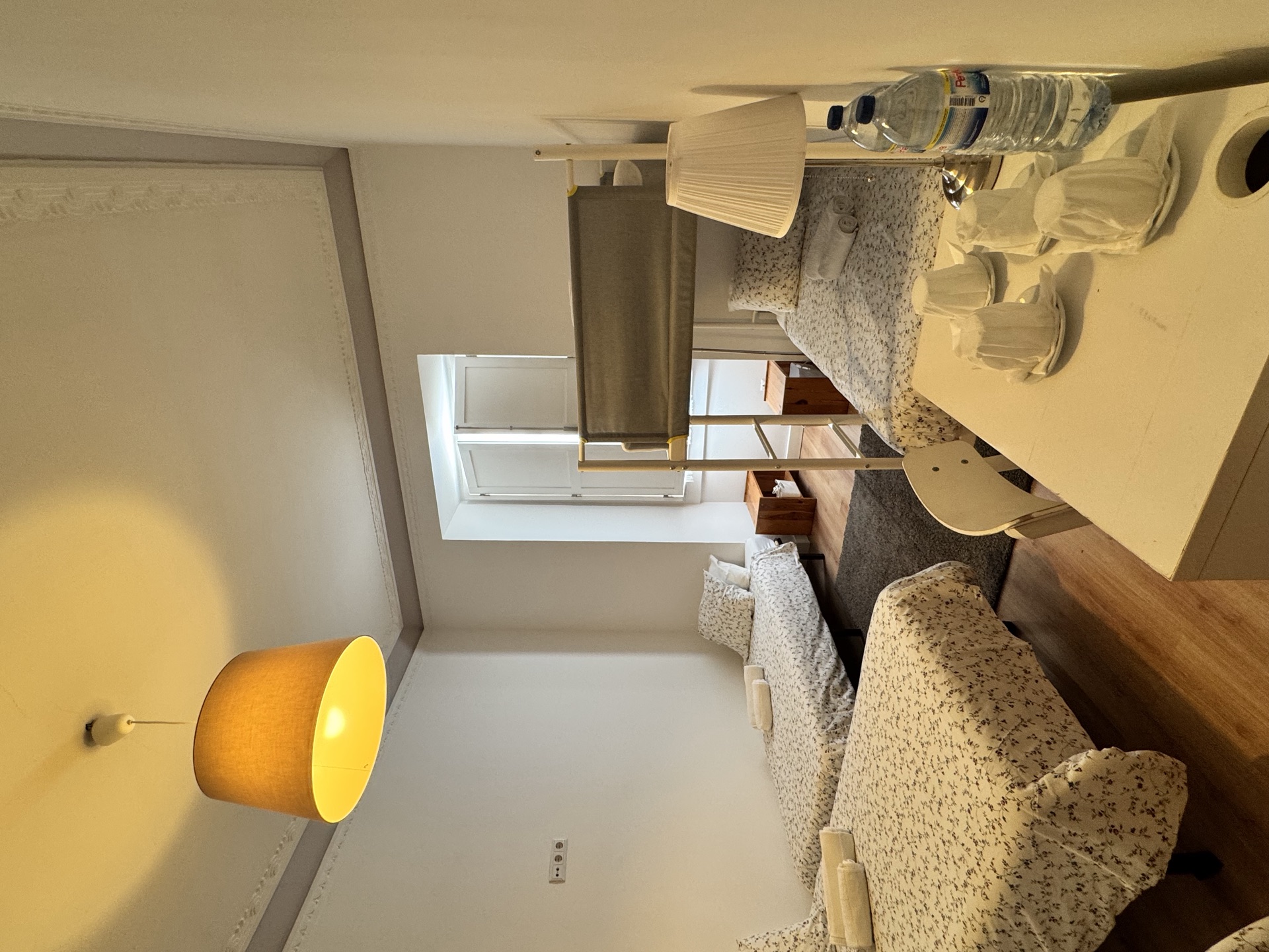 Shared student bedroom with multiple beds, EntreCampos