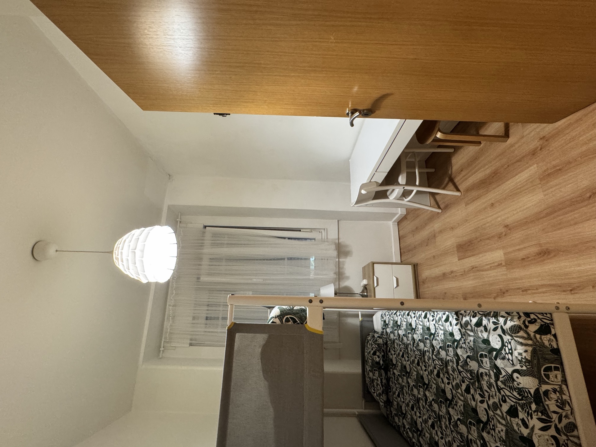 Private room with desk, chair and bunk bed, EntreCampos