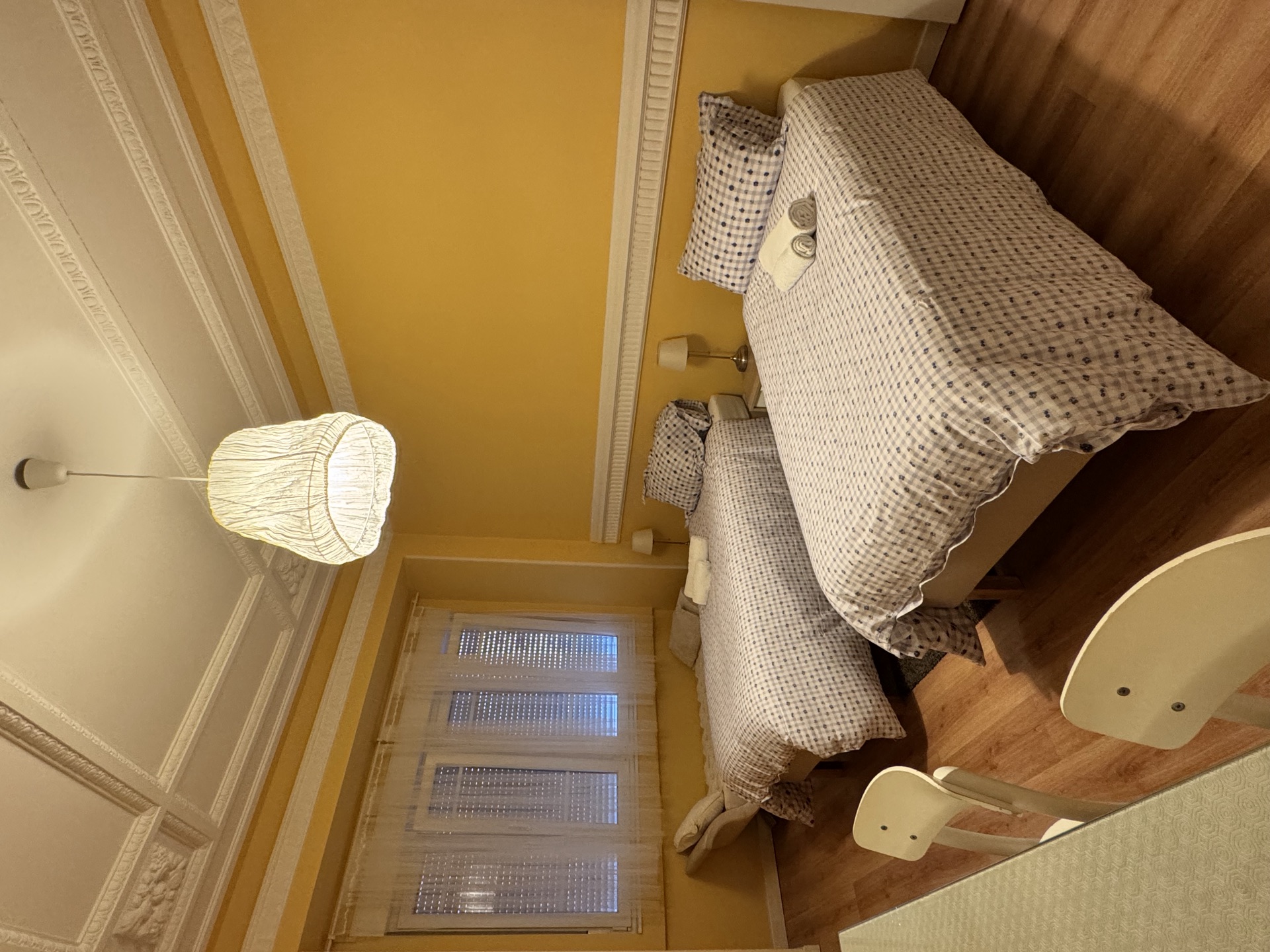 Common area with wardrobe and balcony door, EntreCampos