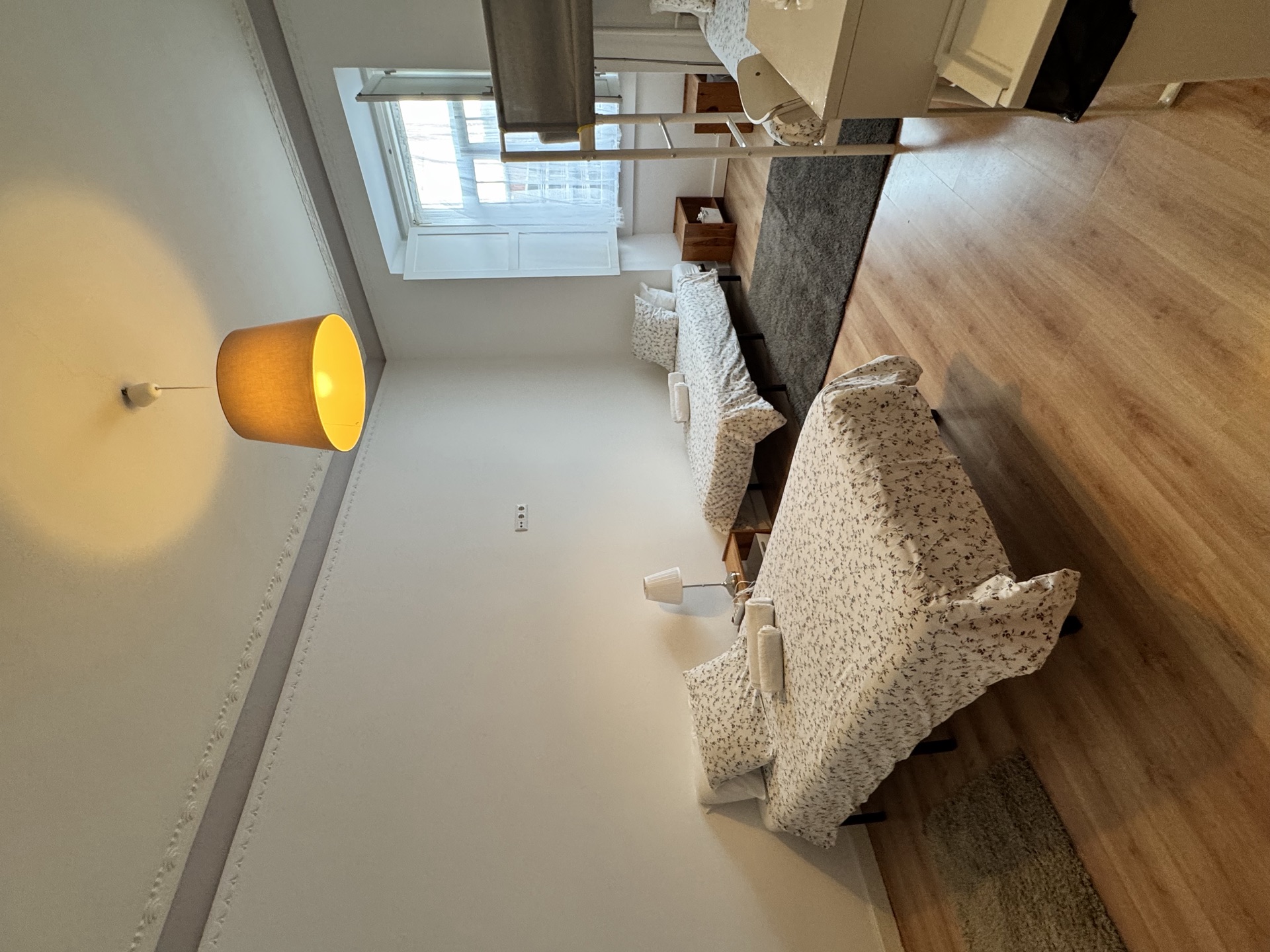 Kitchen counter and appliances, EntreCampos